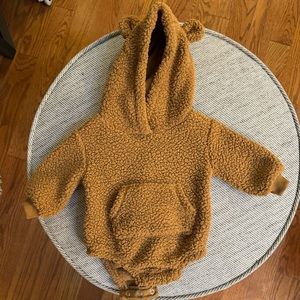 Old Navy Hooded Romper 3-6 months